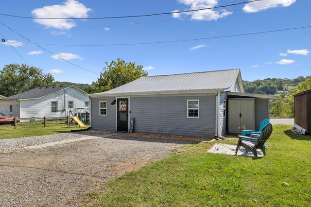 6 Badger Ln, Carthage, TN 37030