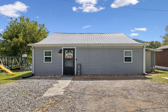 6 Badger Ln, Carthage, TN 37030