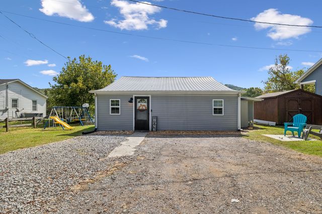 6 Badger Ln, Carthage, TN 37030