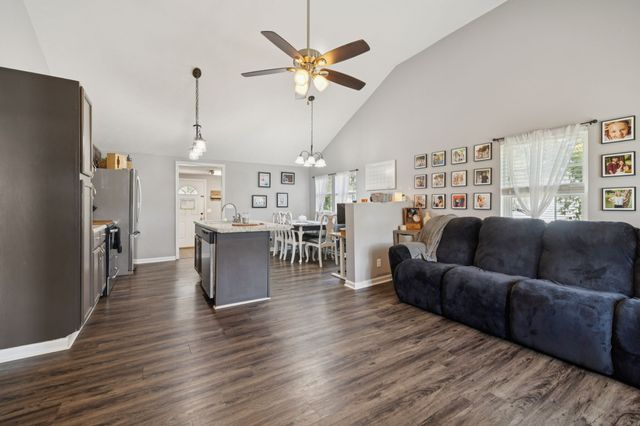 6 Badger Ln, Carthage, TN 37030