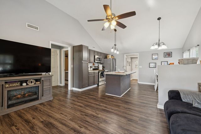 6 Badger Ln, Carthage, TN 37030