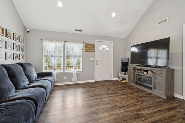 6 Badger Ln, Carthage, TN 37030