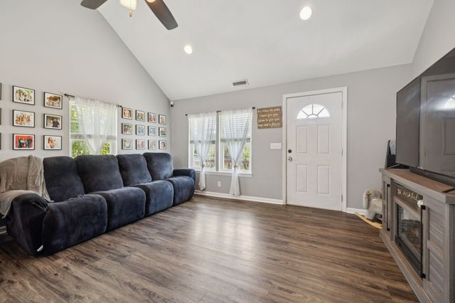 6 Badger Ln, Carthage, TN 37030