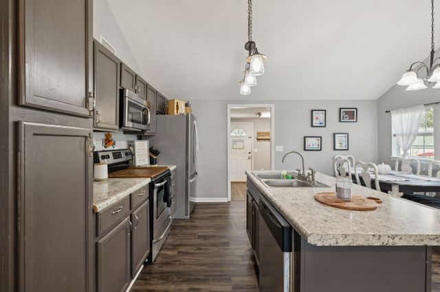 6 Badger Ln, Carthage, TN 37030