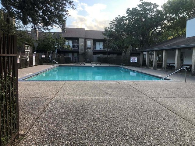 6633 W Airport Boulevard 101, Houston, TX 77035