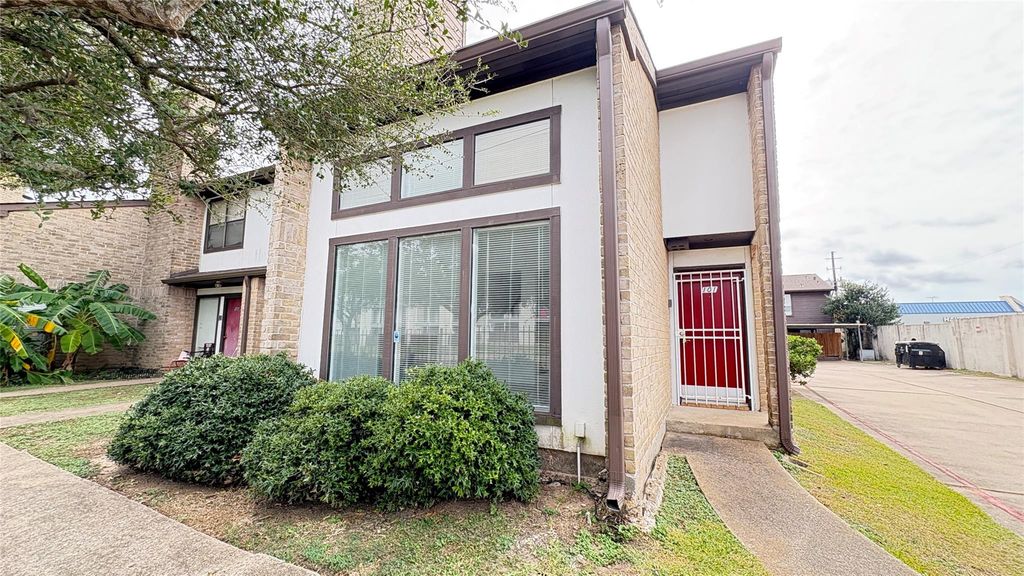 6633 W Airport Boulevard 101, Houston, TX 77035