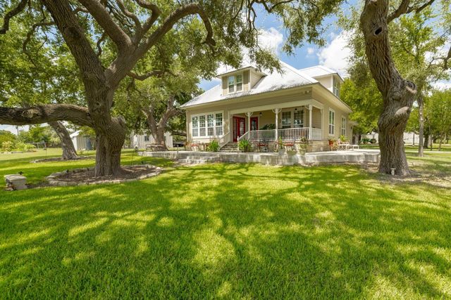 870 County Road 302, Jarrell, TX 76537
