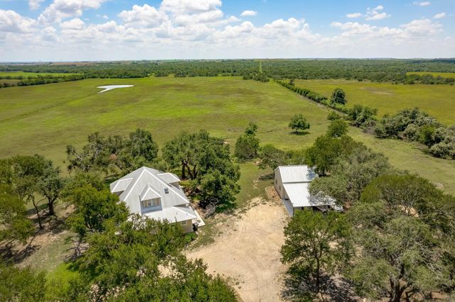 870 County Road 302, Jarrell, TX 76537