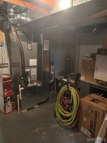 11798 Route 98, Freedom, NY 14065