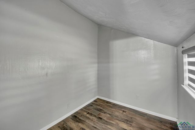 585 Naples Dr., Omaha, TX 75571