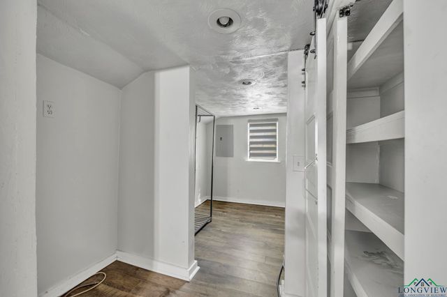 585 Naples Dr., Omaha, TX 75571