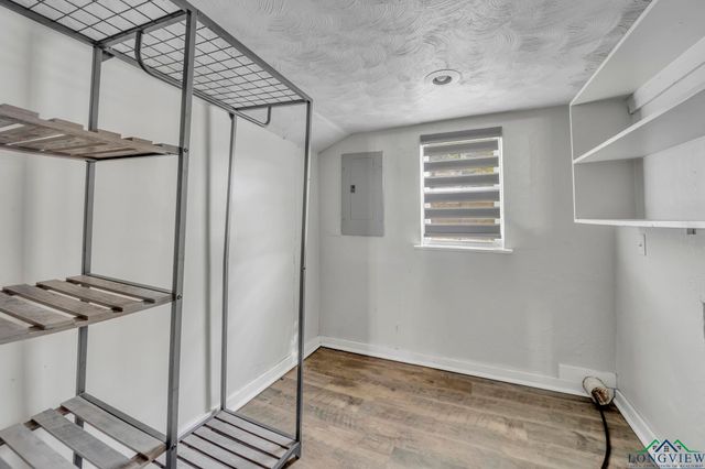 585 Naples Dr., Omaha, TX 75571