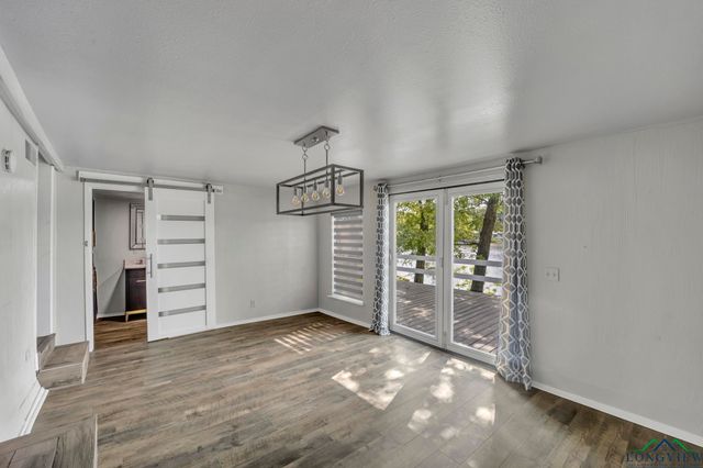 585 Naples Dr., Omaha, TX 75571