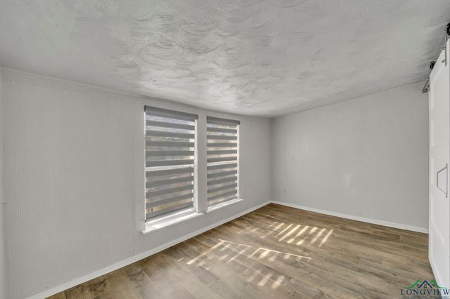 585 Naples Dr., Omaha, TX 75571