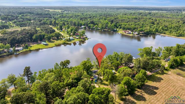 585 Naples Dr., Omaha, TX 75571