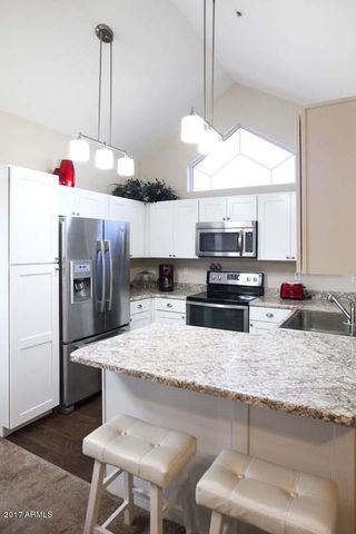 1633 E LAKESIDE Drive 129, Gilbert, AZ 85234