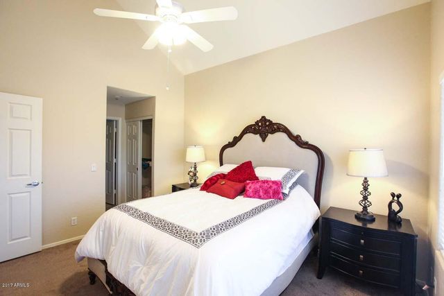 1633 E LAKESIDE Drive 129, Gilbert, AZ 85234