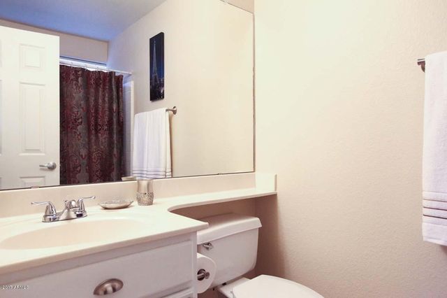 1633 E LAKESIDE Drive 129, Gilbert, AZ 85234