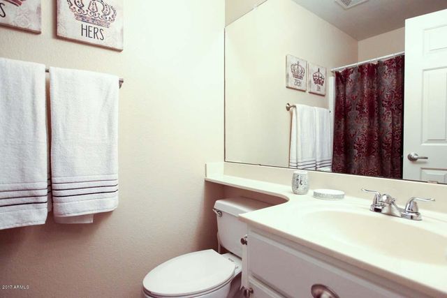 1633 E LAKESIDE Drive 129, Gilbert, AZ 85234