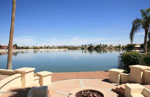 1633 E LAKESIDE Drive 129, Gilbert, AZ 85234