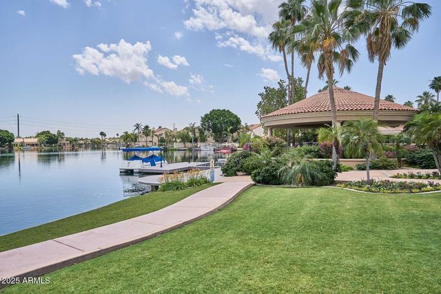 1633 E LAKESIDE Drive 129, Gilbert, AZ 85234