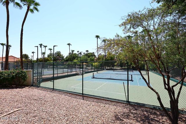 1633 E LAKESIDE Drive 129, Gilbert, AZ 85234