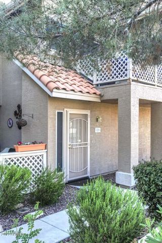 1633 E LAKESIDE Drive 129, Gilbert, AZ 85234