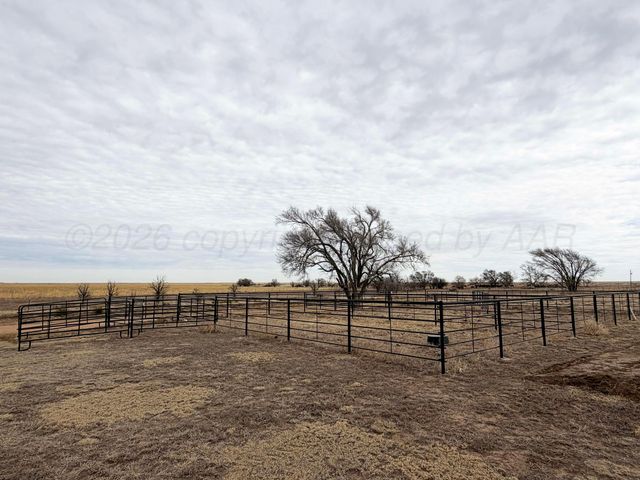 12890 U.S. 287, Stratford, TX 79084