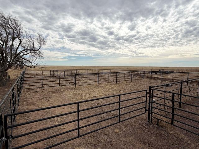 12890 U.S. 287, Stratford, TX 79084