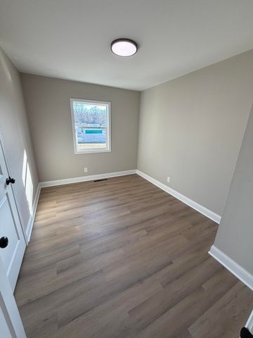 2933 W 38th Place, Hobart, IN 46342