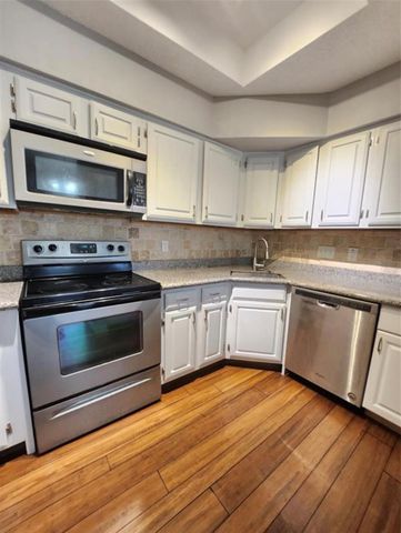 921 Marine Drive 311, Galveston, TX 77550