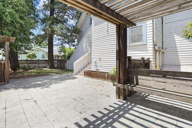 850 N Baker St, Stockton, CA 95203