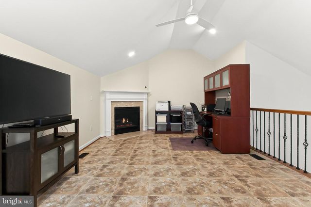 44039 KINGS ARMS SQ, Ashburn, VA 20147