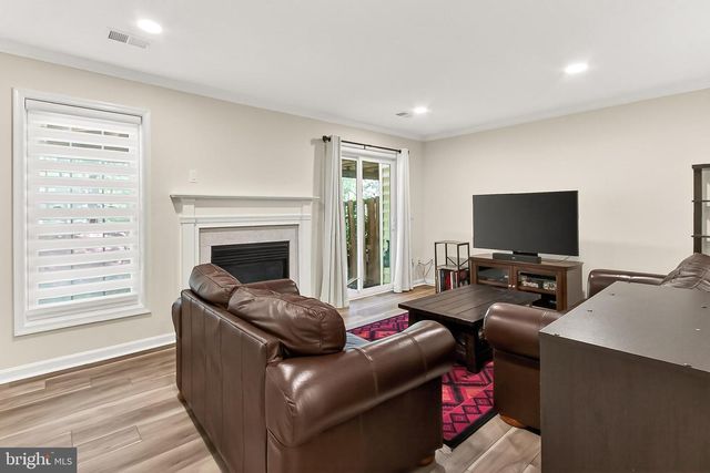 44039 KINGS ARMS SQ, Ashburn, VA 20147
