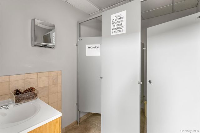 451-457 Sunrise Highway 1, Lynbrook, NY 11563