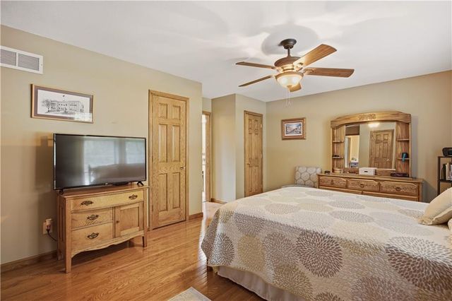 748 S Peculiar Drive, Peculiar, MO 64078