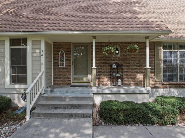 748 S Peculiar Drive, Peculiar, MO 64078