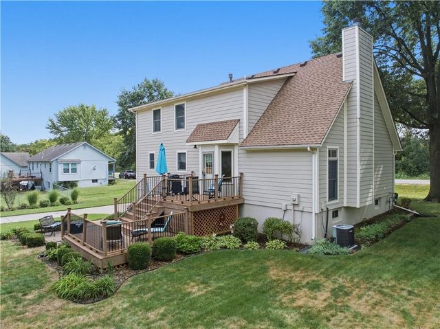 748 S Peculiar Drive, Peculiar, MO 64078