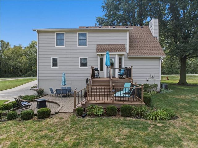 748 S Peculiar Drive, Peculiar, MO 64078