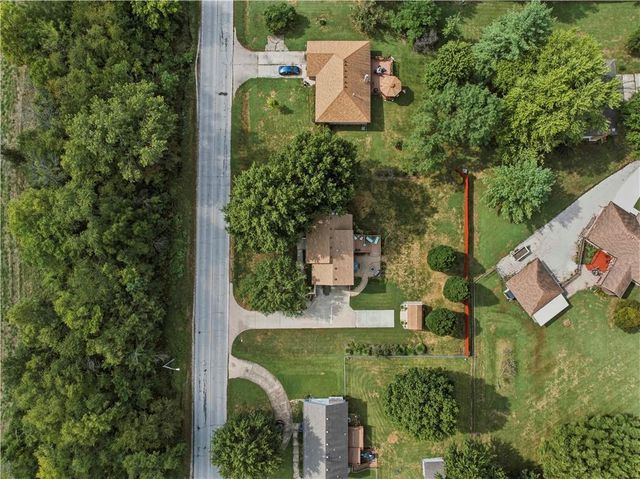 748 S Peculiar Drive, Peculiar, MO 64078