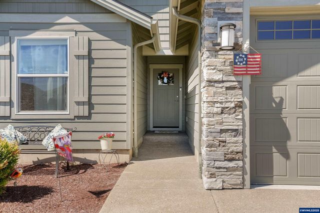 2054 SE Academy St, Dallas, OR 97338
