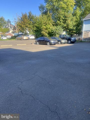 2205 MOUNT CARMEL AVE, Glenside, PA 19038