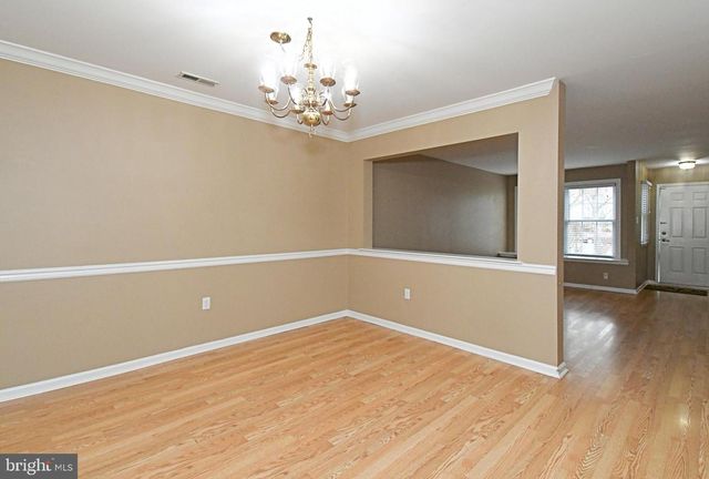 82 HONEY LOCUST LN, Newtown, PA 18940