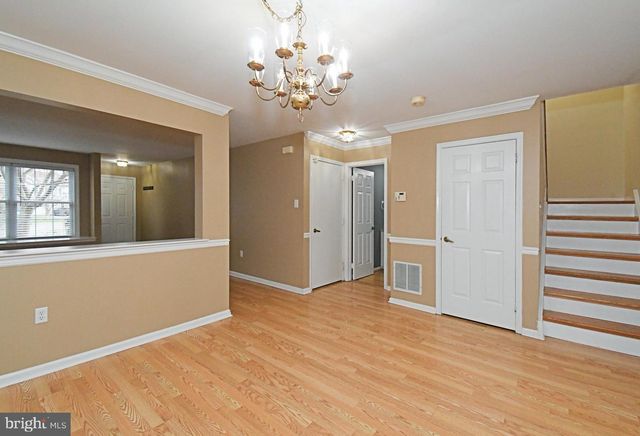 82 HONEY LOCUST LN, Newtown, PA 18940