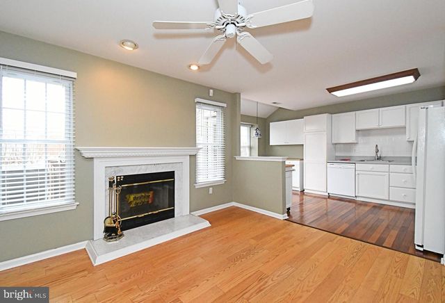 82 HONEY LOCUST LN, Newtown, PA 18940