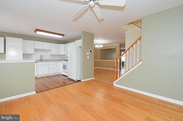 82 HONEY LOCUST LN, Newtown, PA 18940