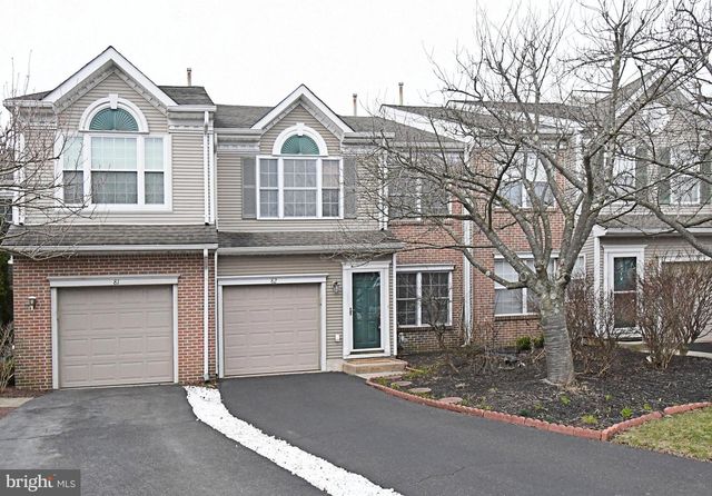 82 HONEY LOCUST LN, Newtown, PA 18940