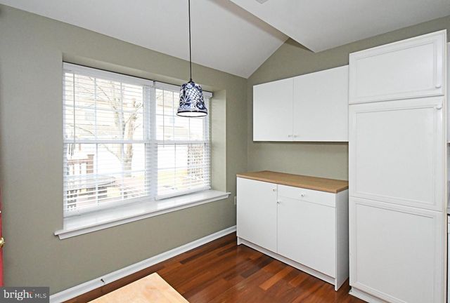 82 HONEY LOCUST LN, Newtown, PA 18940