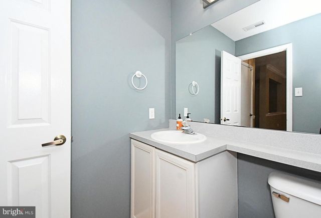 82 HONEY LOCUST LN, Newtown, PA 18940