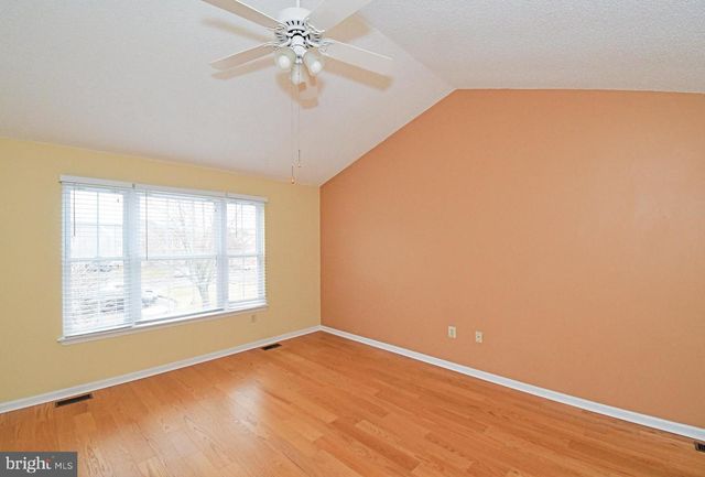 82 HONEY LOCUST LN, Newtown, PA 18940